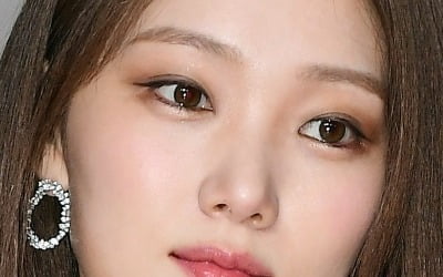 Lee Sung-kyung donates 100 million won to Dankook University Hospital
