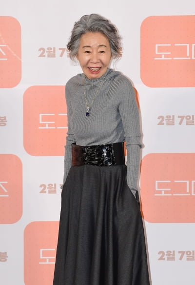 [TEN포토]윤여정 '여유 넘치는 미소'