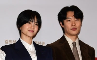 류준열 "'외계+인' 멜로 아니라 아쉬워, 김태리는 좋아하더라" ('씨네타운')