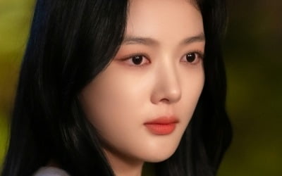Kim Yoo-jung attends dinner with Song Kang