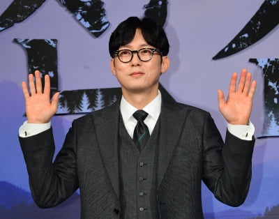 [TEN포토]박병은 '의외의 손인사'