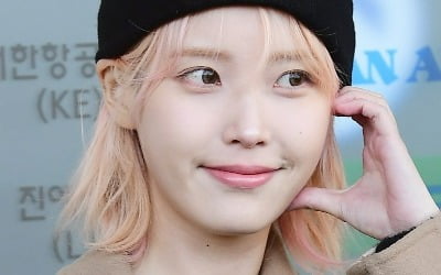 IU、新曲のタイトル変える。「誰にも傷つかないように」