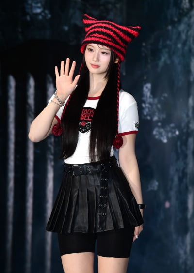 [TEN포토]엔믹스 설윤 '인사하는 인형'