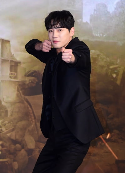 [TEN포토]이준영 '불화살을 쏴라'