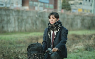Choi Hyun-wook shows a wide range of emotions in Lee Hi's 'Words You Told Me'