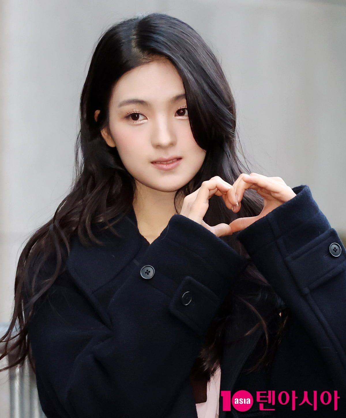 [TEN포토]규빈 '청순미 넘치는 하트'