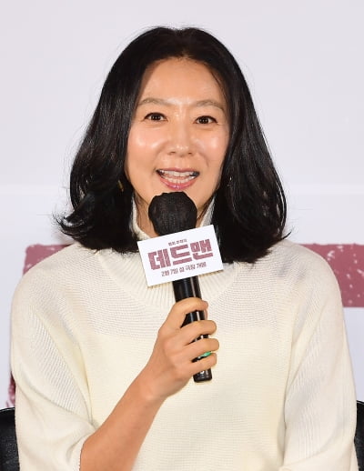 [TEN포토]김희애 '미스터리한 심여사'