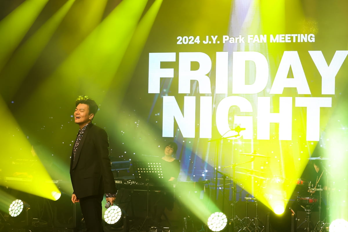 박진영 "작곡가, 프로듀서 아닌 '가수 박진영'으로"…팬 미팅 'FRIDAY NIGHT'로 새해맞이