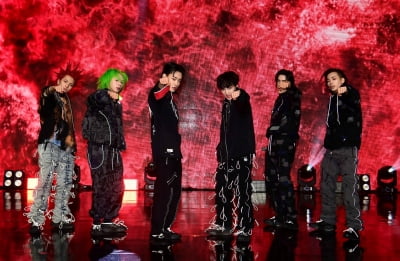 ダイモン、赤毛のような熱い情熱。チャレンジだが200万ビュー