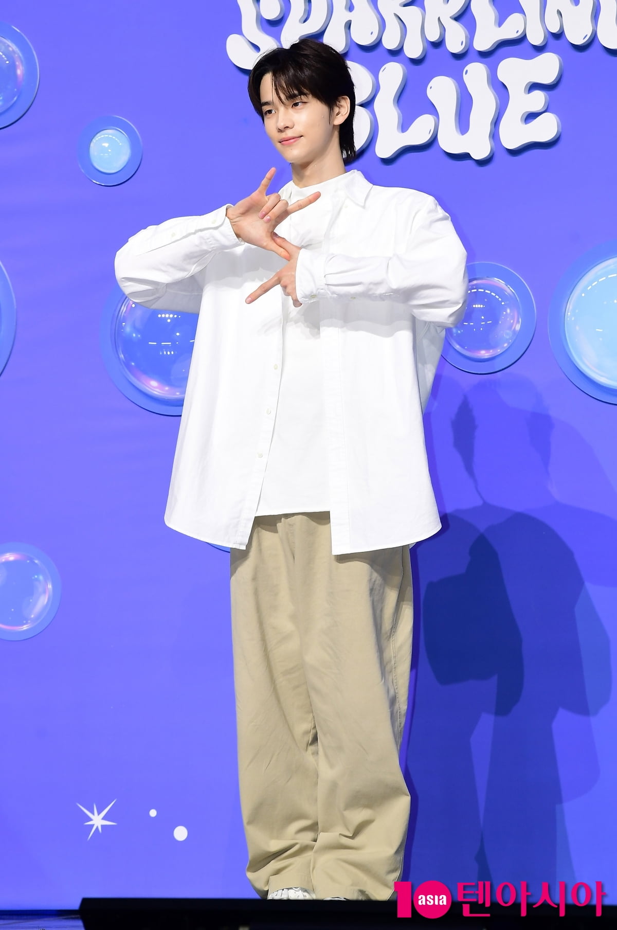 [TEN포토]투어스 신유 '청량하게'