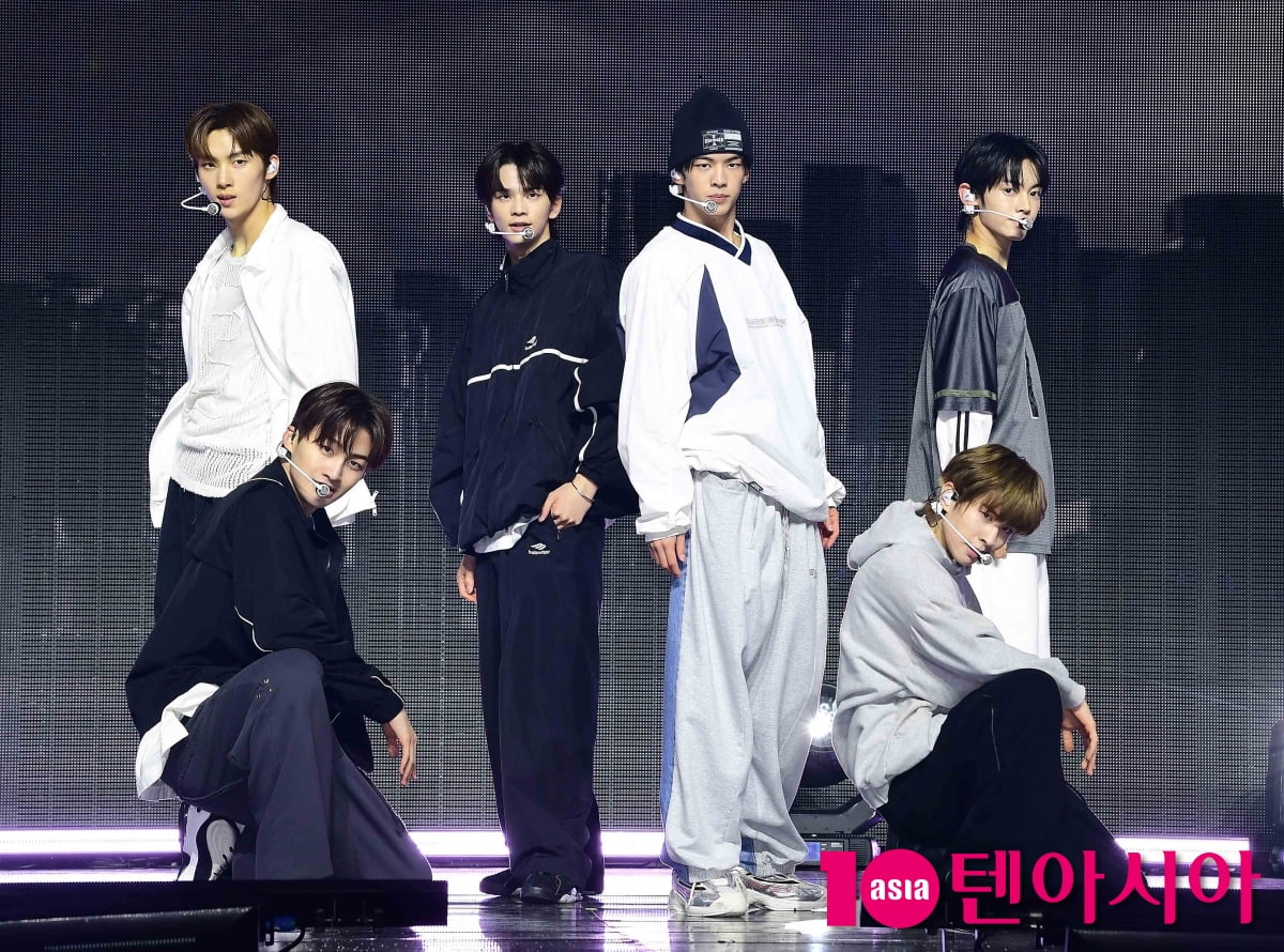 [TEN포토]투어스 '열심히 노력하는 그룹이 되겠다'