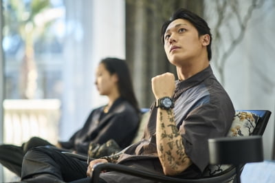 Lee Do-hyun makes his film debut as a shaman in 'Exhuma'