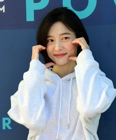 [TEN포토]박지현 '이쁜 볼하트'