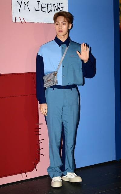 [TEN포토]몬스타엑스 셔누 '훈내 진동하는 외모'