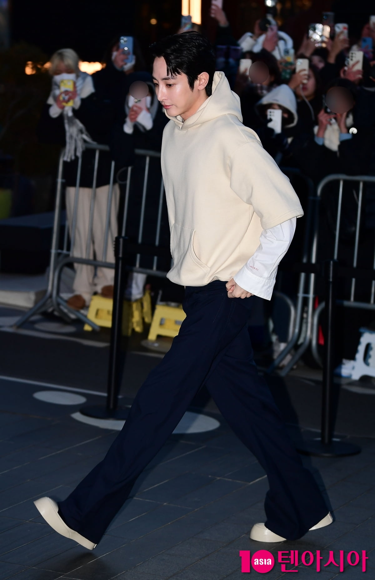 이수혁, 뱀파이어 미남...또렷한 이목구비[TEN포토+]