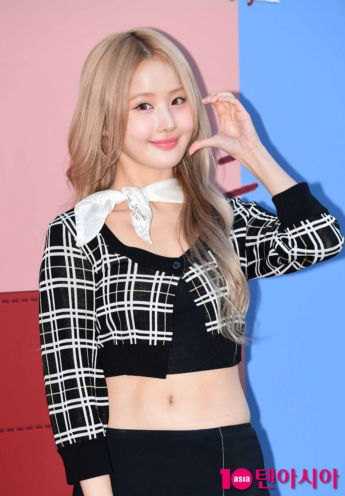 [TEN포토]키스오브라이프 벨 '시원한 복근 드러내고'