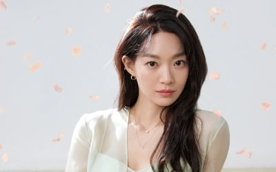Actress Shin Min-ah, the epitome of loveliness