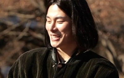 'Trash husband' Lee Yi-kyung, reformed and elected