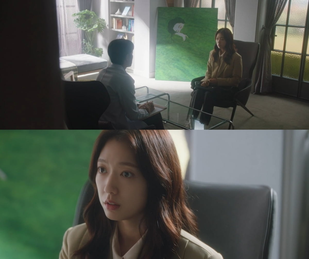 출산 후에도 글래머 여전…박신혜, 단돈 10만원대 크롭 재킷으로 뽐낸 지적美