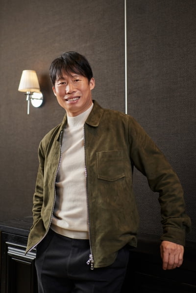 유해진, 반려견 떠나보낸 아픔 후 "아버지 제삿날 만난 현재 반려견"('도그데이즈')[인터뷰②]