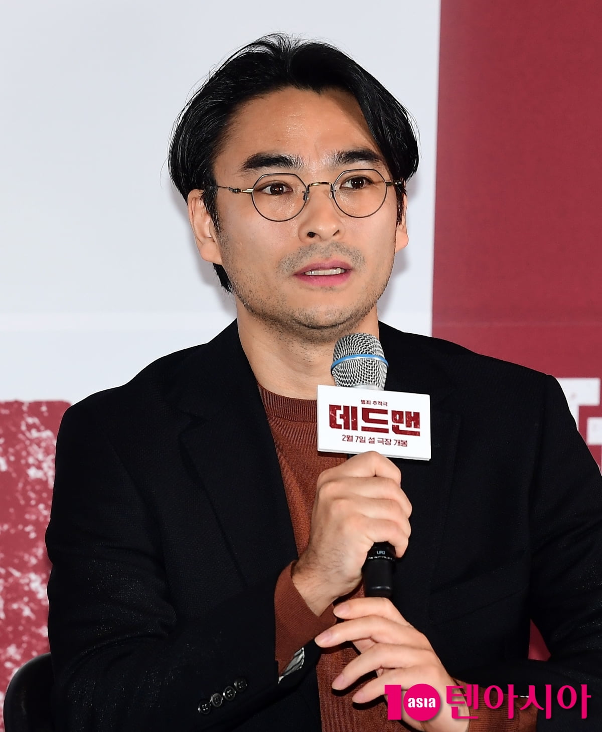 [TEN포토]하준원 감독 '데뷔작 코로나로 후반작업 열심히 했다'