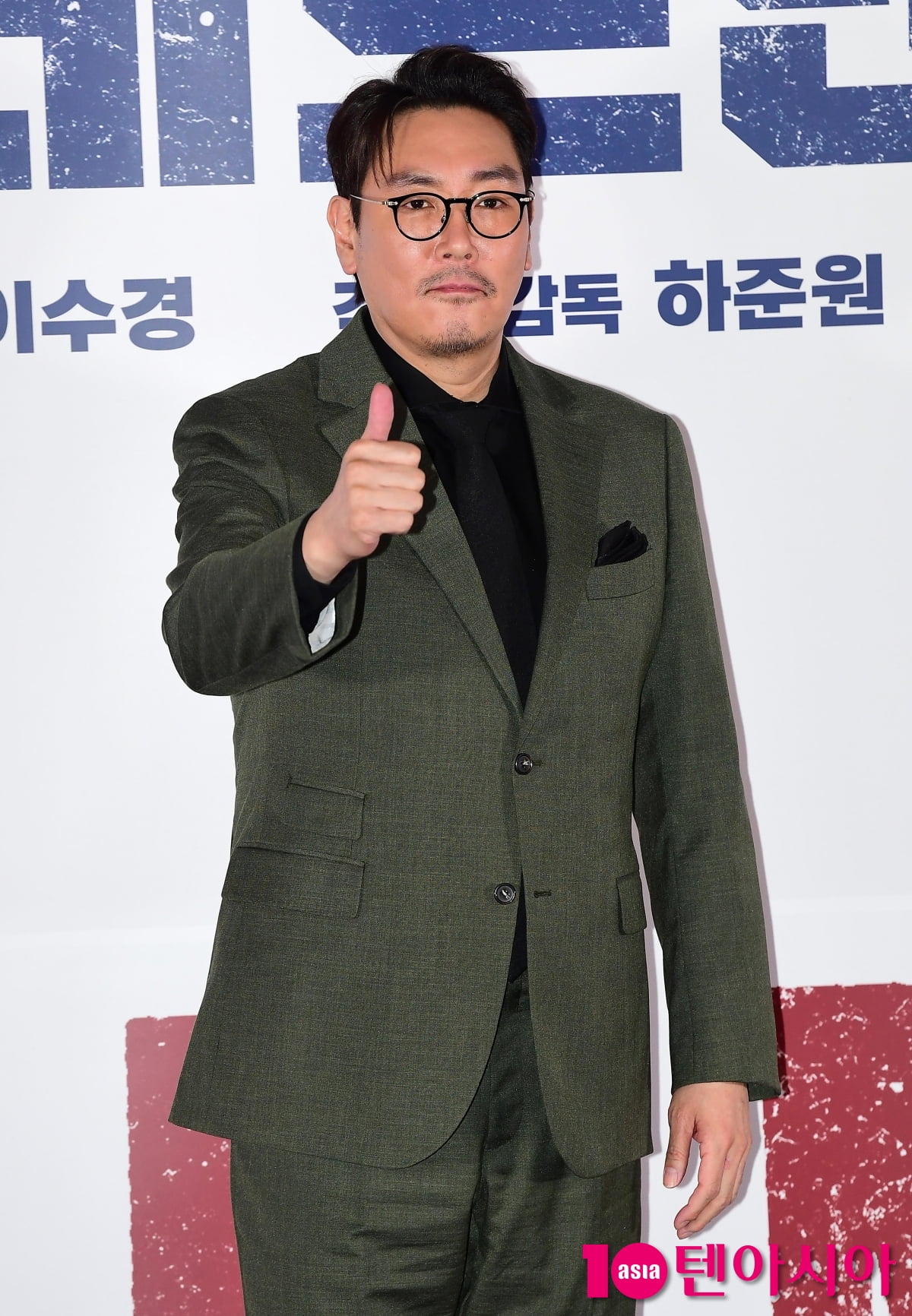 [TEN포토]조진웅 '영화 '데드맨' 엄지척'