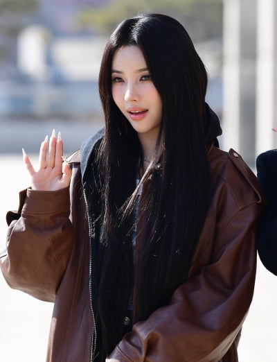 [TEN포토]여자아이들 소연 '네일 보다 돋보이는 미모'