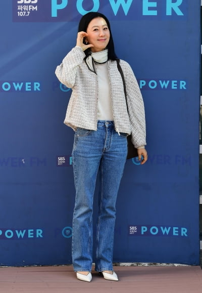 [TEN포토]김희애 '방송국 밝히는 미모'