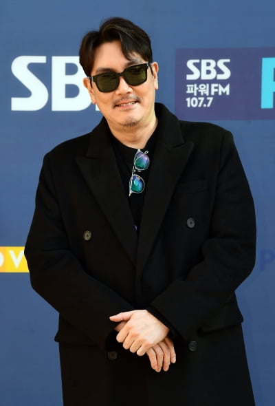 [TEN포토]조진웅 '라디오 출근길'