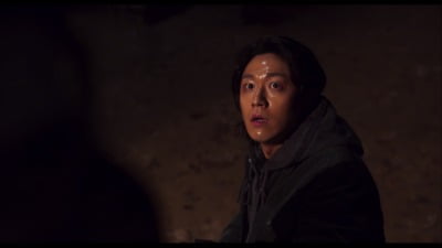 チェ・ミンシク・キム・ゴウン「破墓」、緊張感あふれる2次予告編公開