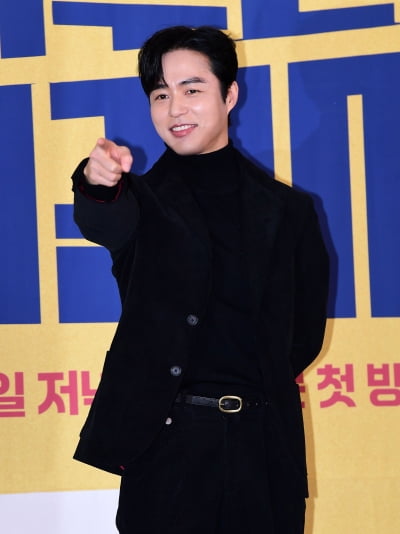 [TEN포토]오민석 '남다른 카리스마'