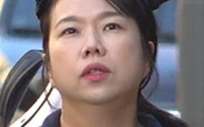 '턱살 시술' 홍현희, V라인 되더니 화장품 광고 찍네…전설의 쉐딩 공개 ('전참시')