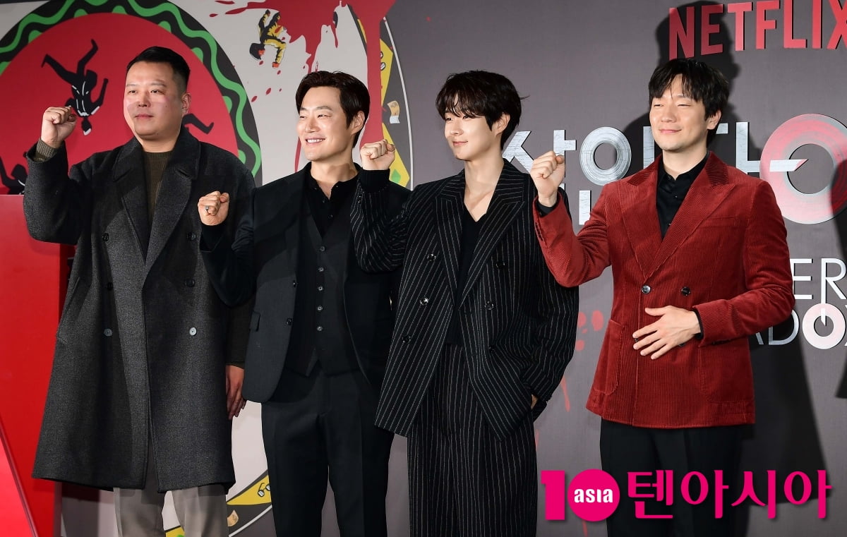 [TEN포토]이창희 감독-최우식-손석구-이희준 '살인자ㅇ난감 힘찬 파이팅!'
