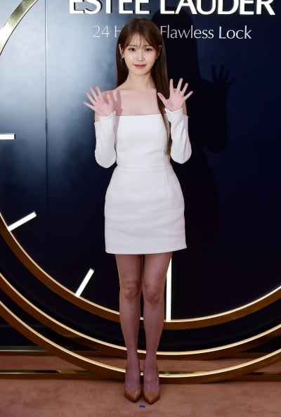 [TEN포토]아이유 '성수동을 밝히는 미모'