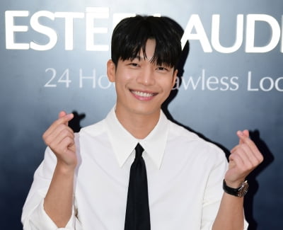 [TEN포토]위하준 '멋진 미소'