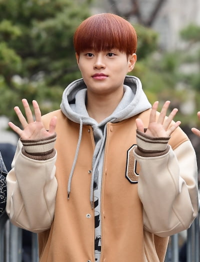 [TEN포토]에이비식스 이대휘 '귀여운 바가지머리'