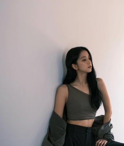 블랙핑크 지수, 직각어깨에 베이겠어…핫핑크 레깅스도 완벽 소화
