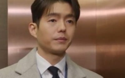 Ha Jun and Go Joo Won were not cousins, but full brothers.