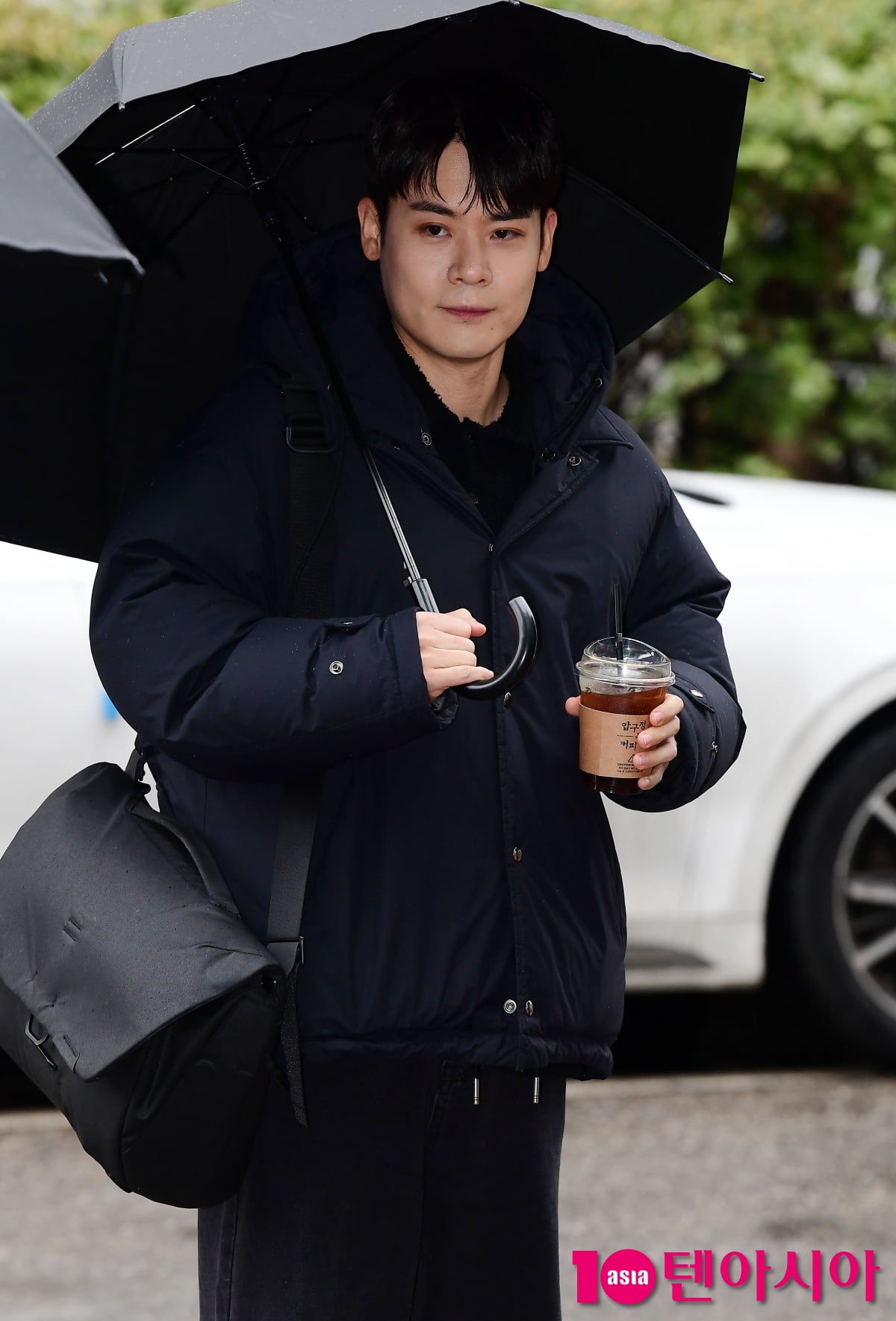[TEN포토]라포엠 유채훈 '카메라와 함께 출근길'