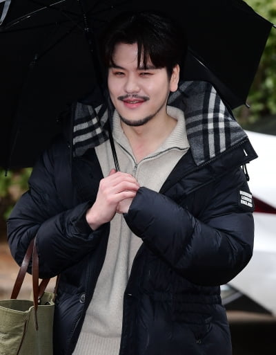 [TEN포토]라포엠 정민성 '수줍은 미소'
