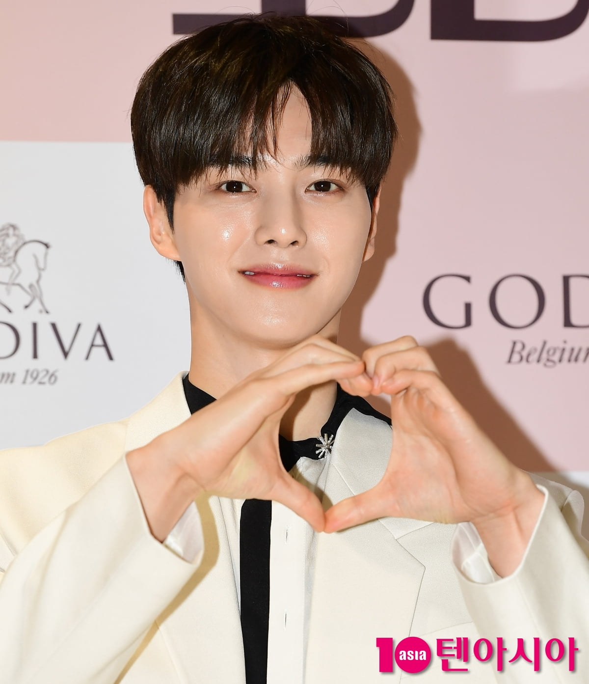 [TEN포토]송강 '예쁨주의보'
