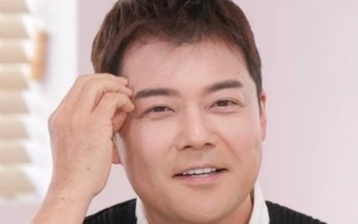 Jeon Hyun-moo says “I love you” to his ill father