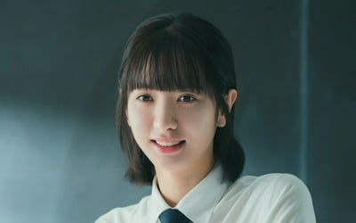 Ji-yeon Kim transferred to a new school and received an F grade