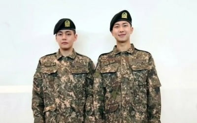 軍楽隊になったRM・10kg増量ビュ、軍書も達成するBTS