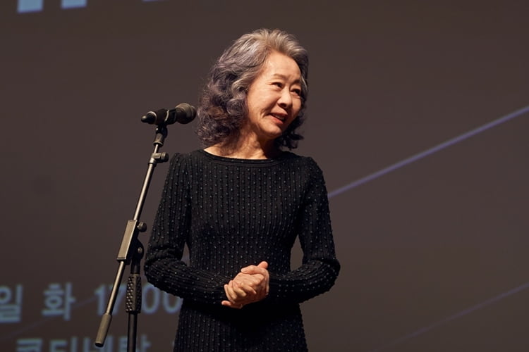 배우 윤여정.