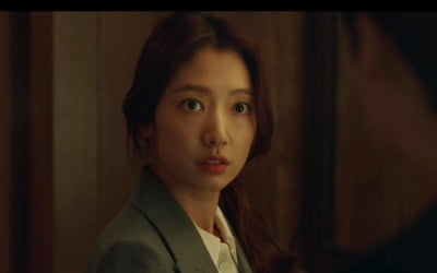 Park Hyung-sik and Park Shin-hye spend a night at a hotel