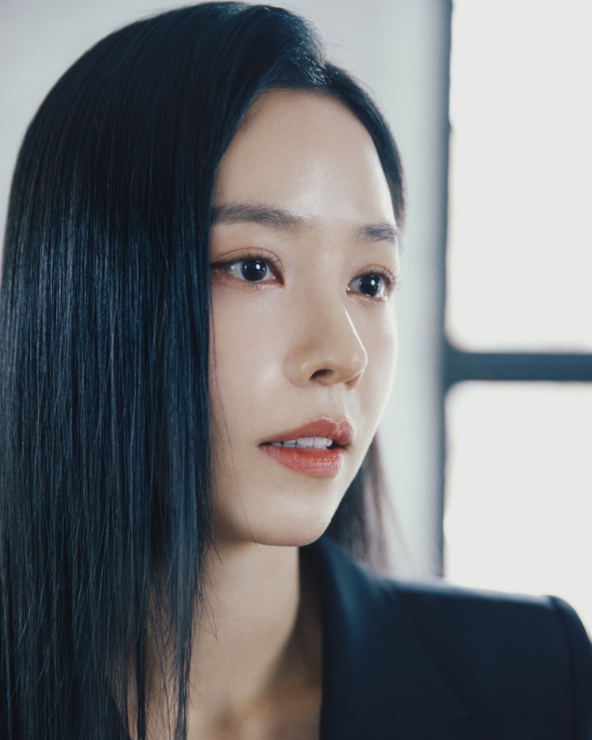 안지혜, 마동석도 때려잡을 액션이더니 청순+도도 비주얼 '반전'[화보]