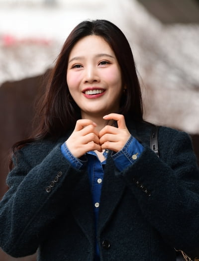 [TEN포토]레드벨벳 조이 '고양이 하트 어려워~'