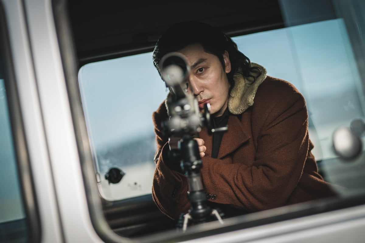디즈니+ '킬러들의 쇼핑몰' 스틸컷.