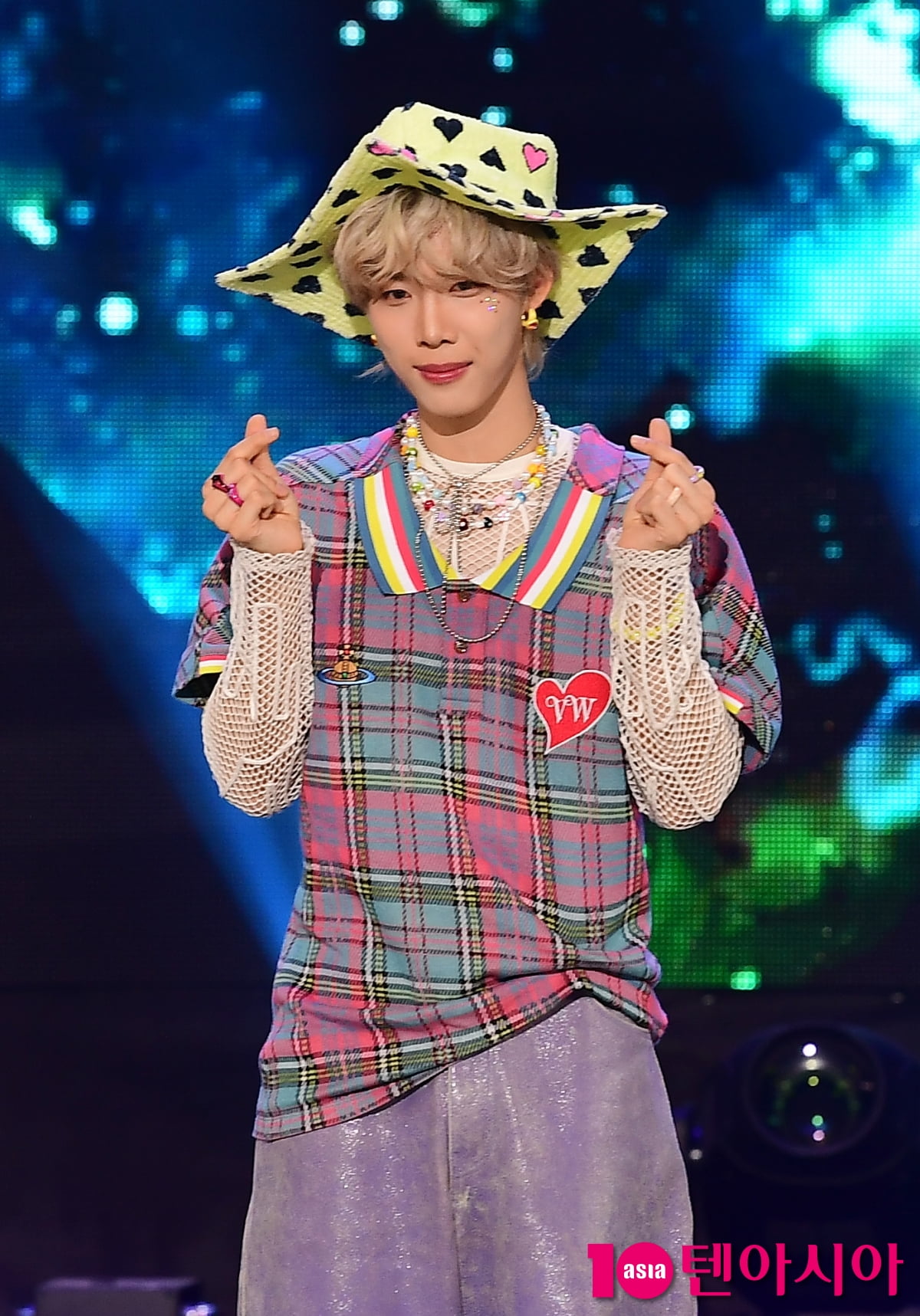 [TEN포토]엔싸인 로빈 '앙증맞은 모자'